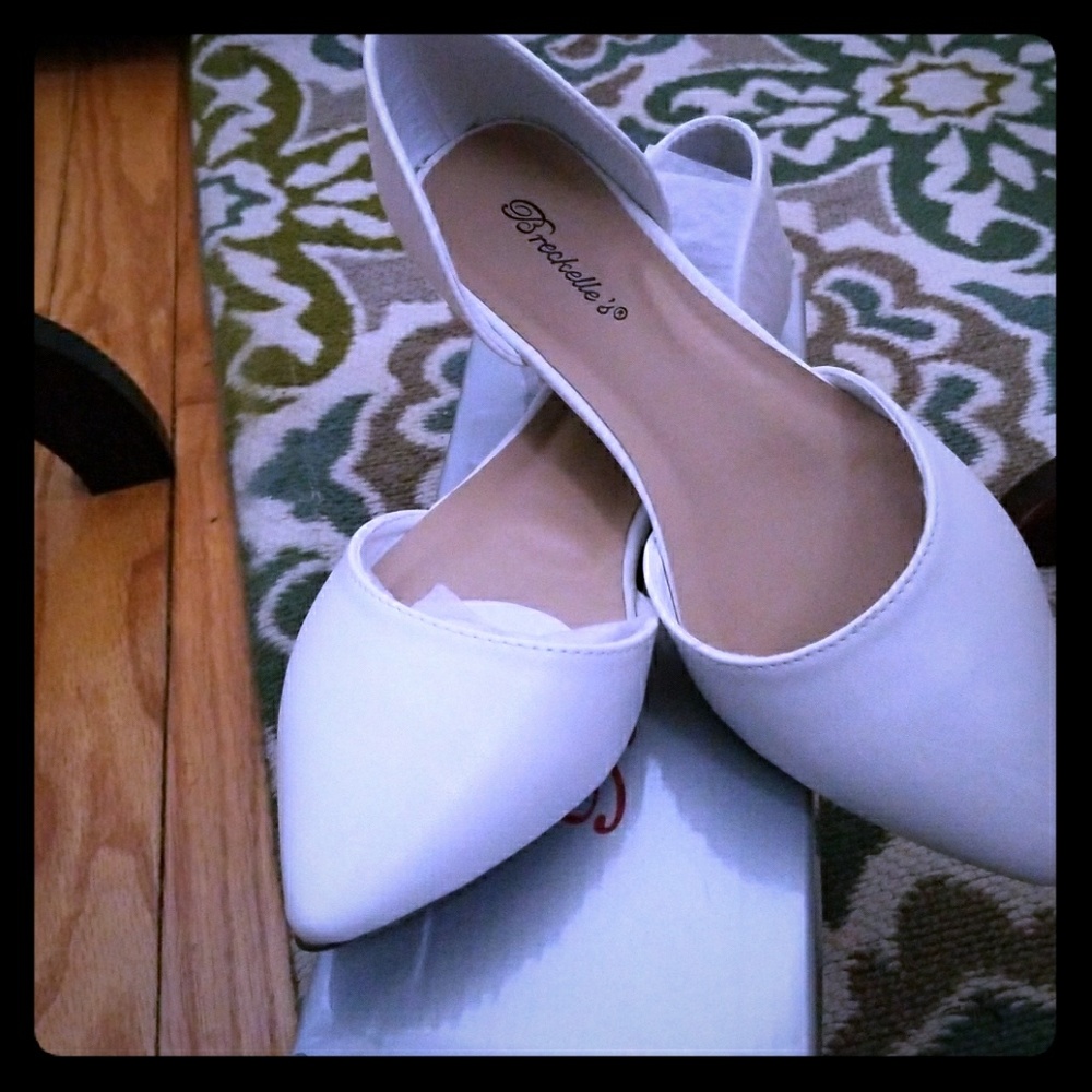 NIB White Flats Size 10